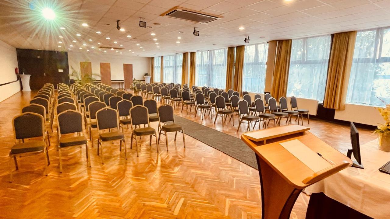 Hotel Magistern Konferencia Es Wellnesshotel 시오포크 외부 사진