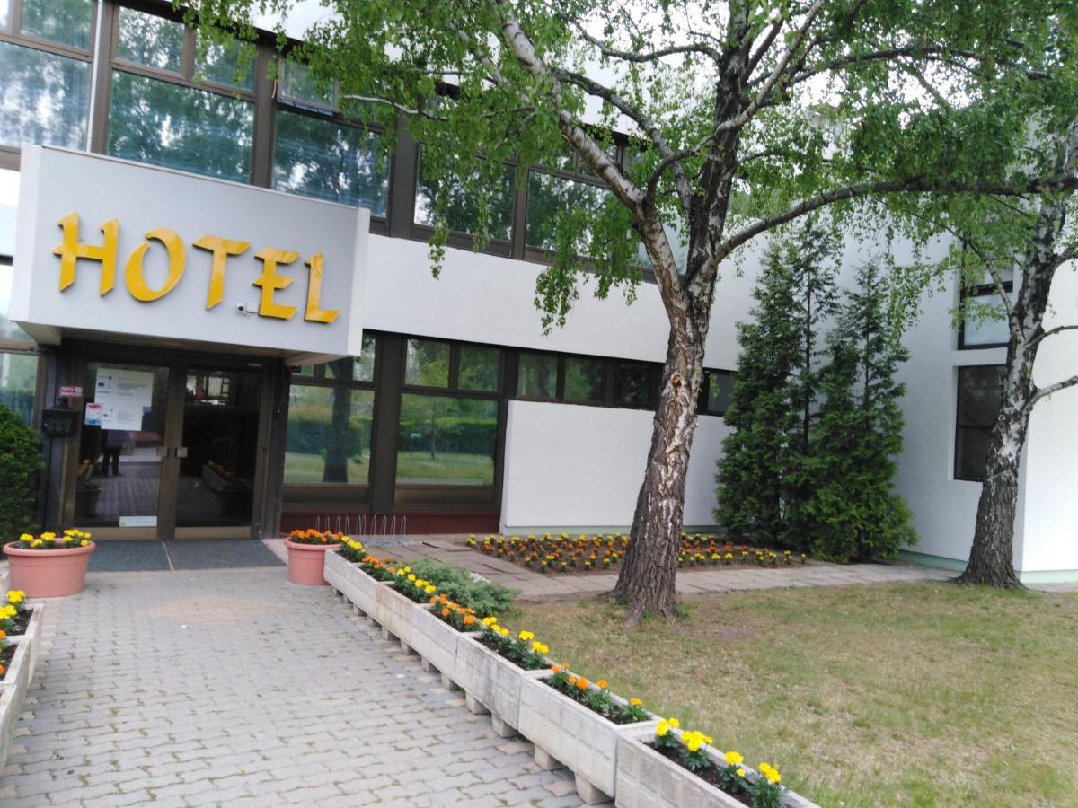 Hotel Magistern Konferencia Es Wellnesshotel 시오포크 외부 사진