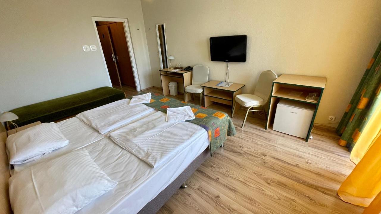 Hotel Magistern Konferencia Es Wellnesshotel 시오포크 외부 사진