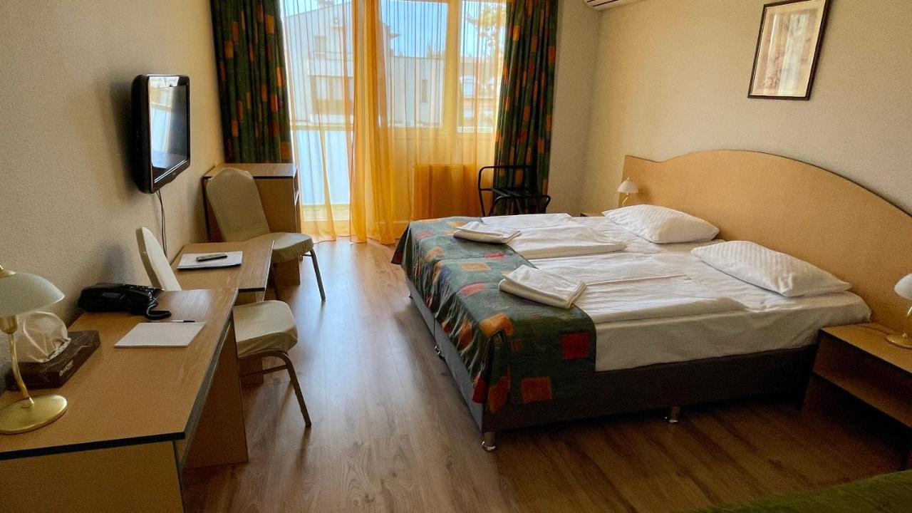 Hotel Magistern Konferencia Es Wellnesshotel 시오포크 외부 사진
